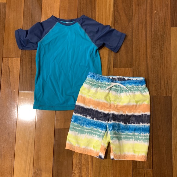 Old Navy Other - Old Navy toddler boy rash guard and swim trunks size 5T